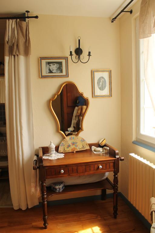Mouchan Maison D'Hotes Las Baillargues De Haut الغرفة الصورة
